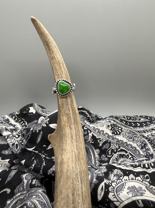 Manhattan Green Adjustable Ring