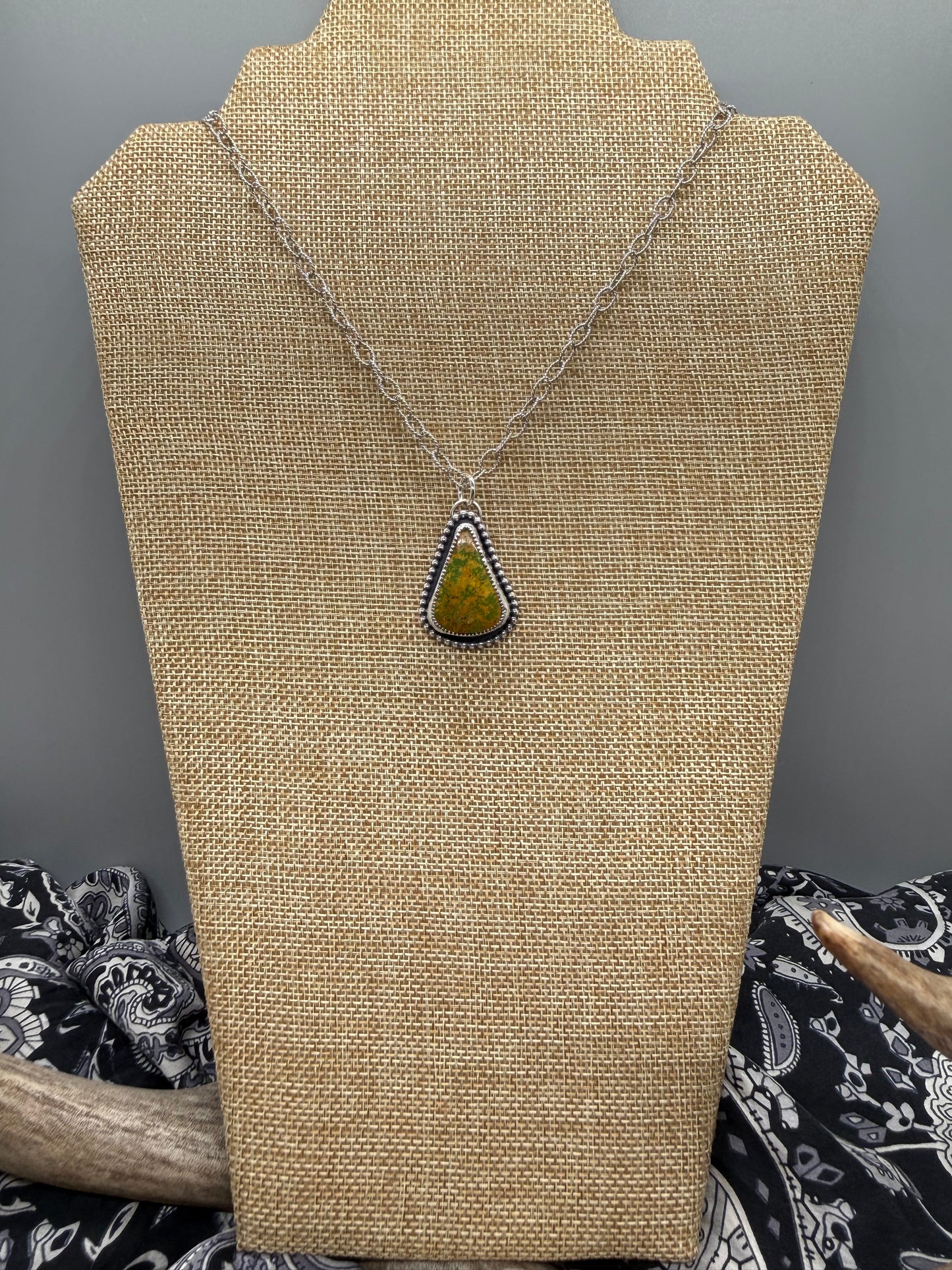 Manhattan Green Necklace