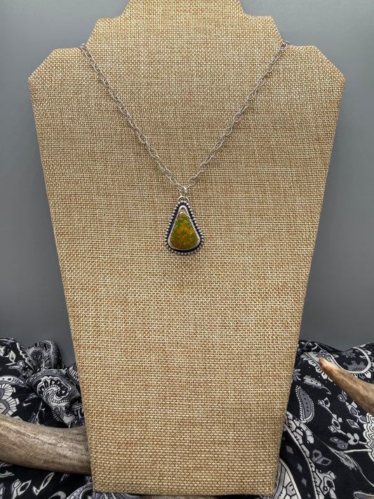 Manhattan Green Necklace